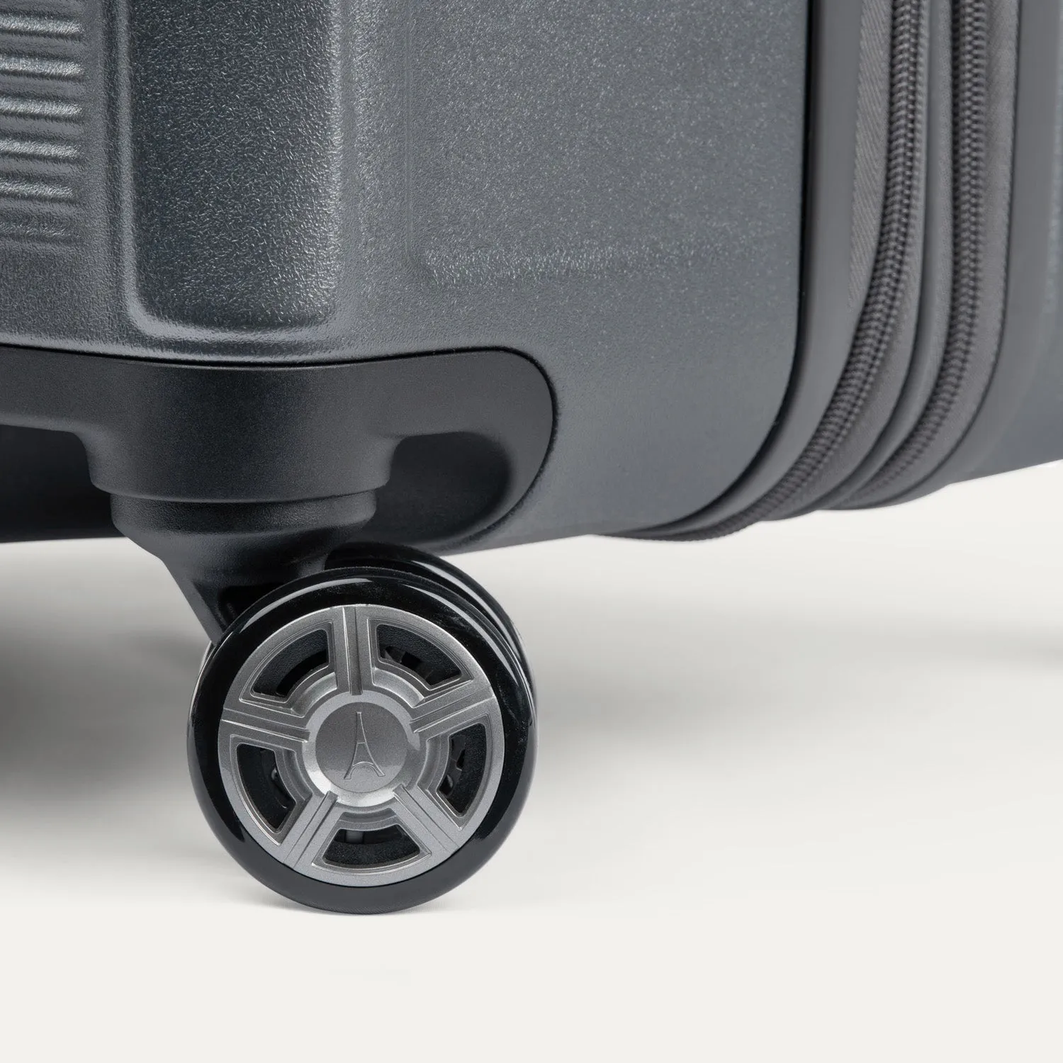 Platinum® Elite Medium Check-In Hardside Spinner