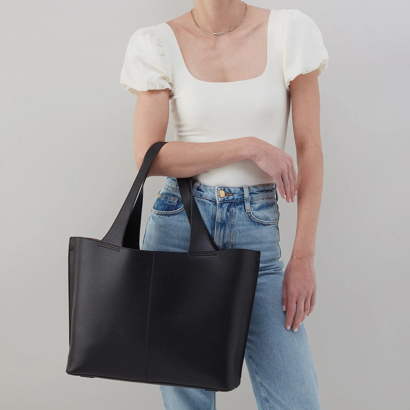 Vida Large Tote In Micro Pebbled Leather - Port And Silver